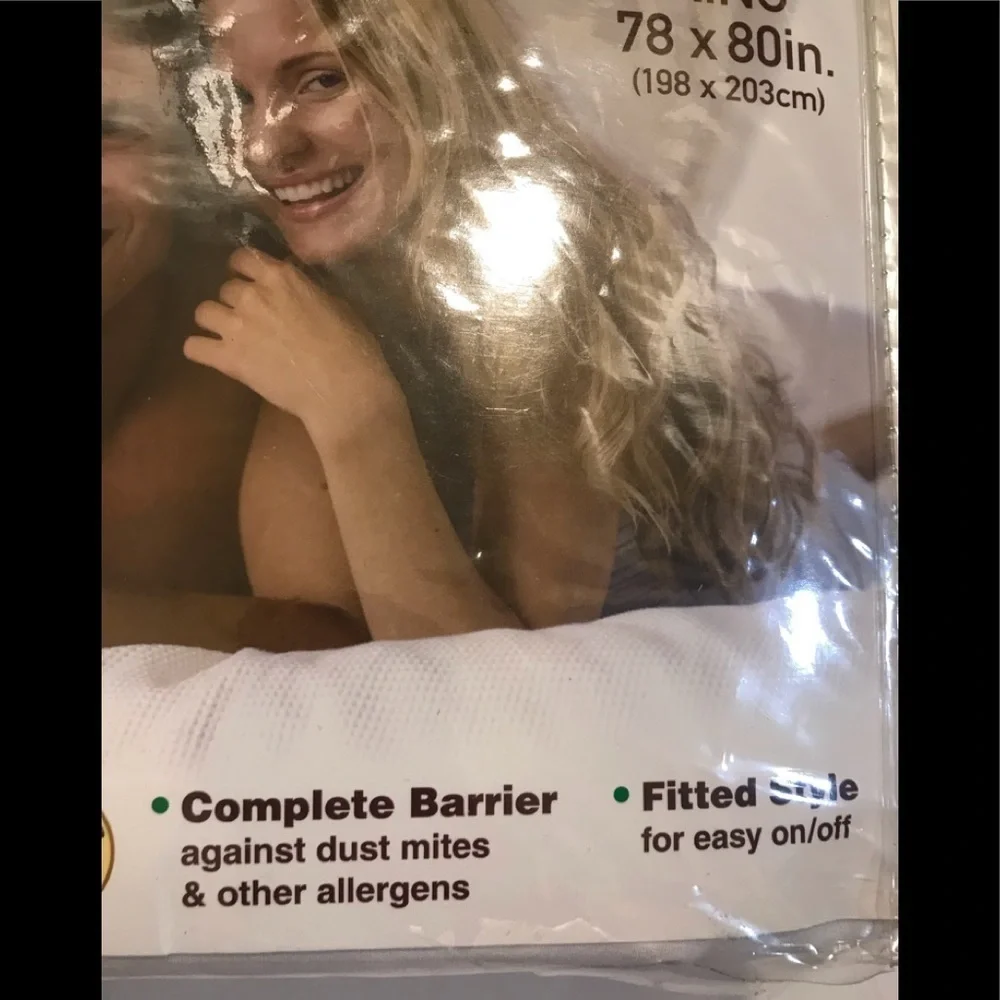 NWT King Allergy Blocker Mattress Protector t.